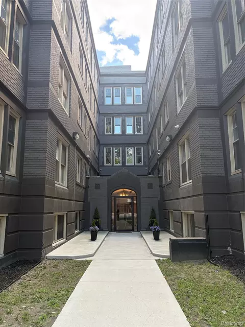30 E Philadelphia St, Detroit, MI 48202
