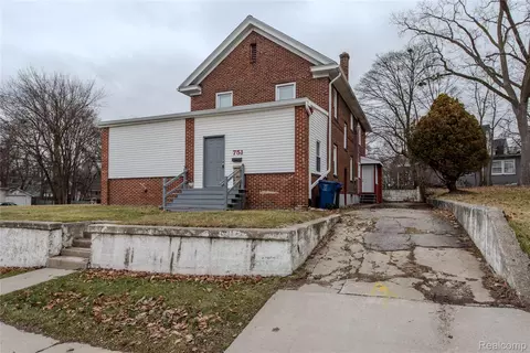 751 Dupont St, Flint, MI 48504