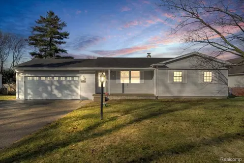 4460 Bristolwood Dr, Flint, MI 48507