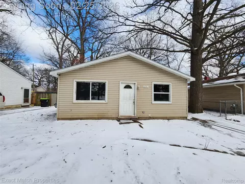674 Parkwood Ave, Pontiac, MI 48340