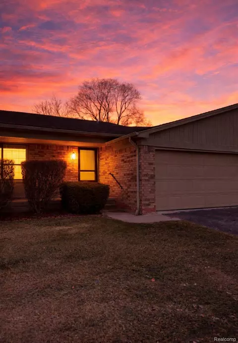 5561 Mansfield Ave, Sterling Heights, MI 48310