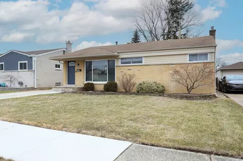 8132 Perrin Ave, Westland, MI 48185