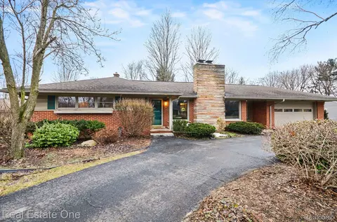 8887 Morrison Ave, Plymouth, MI 48170