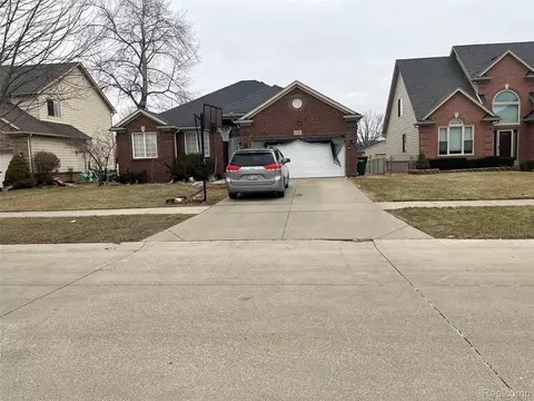 33558 Ashton Dr, Sterling Heights, MI 48312