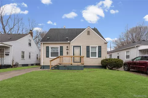 20228 Washtenaw St, Harper Woods, MI 48225