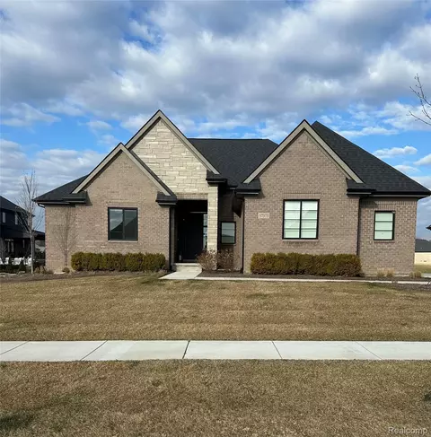 57373 Glen Forest Dr, Washington, MI 48094