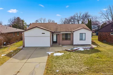 18260 Millstone Dr, Macomb, MI 48044