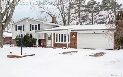 5737 Shetland Way, Waterford, MI 48327