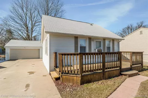 6021 Morley St, Westland, MI 48185