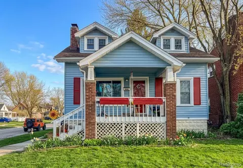 1226 E 6th St, Royal Oak, MI 48067