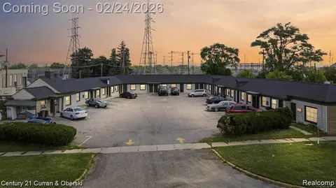 44784 Woodward Ave, Pontiac, MI 48341