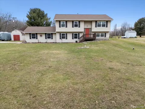 5647 Owosso Rd, Handy, MI 48836