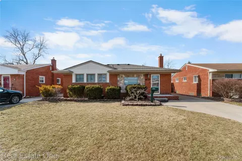 15470 Windemere St, Southgate, MI 48195