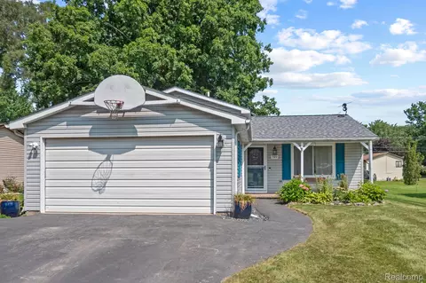 749 Mariday St, Lake Orion, MI 48362