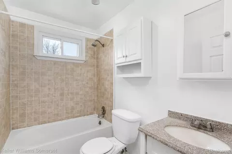 Bath - 3144 Bart Ave, Warren, MI 48091 photo 1 of 1