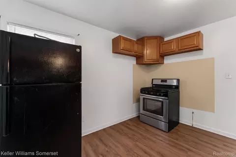 Kitchen - 3144 Bart Ave, Warren, MI 48091 photo 2 of 2