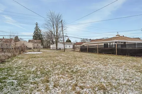 Exterior - 3144 Bart Ave, Warren, MI 48091 photo 4 of 4