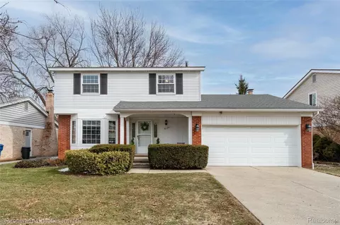 6158 Courtland Dr, Canton, MI 48187