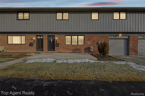 152 E Hickory Grove Rd, Bloomfield Hills, MI 48304