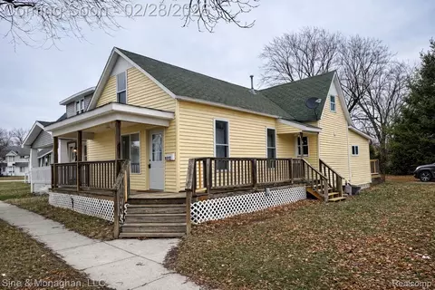 1312 11th St, Port Huron, MI 48060