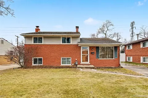 9228 Mueller St, Taylor, MI 48180