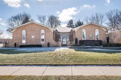 14256 Four Lakes Dr, Sterling Heights, MI 48313