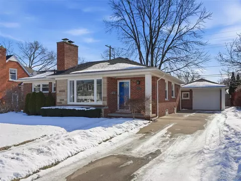 3933 Amherst Rd, Royal Oak, MI 48073