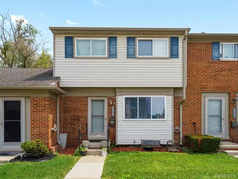 25630 Salem, Roseville, MI 48066