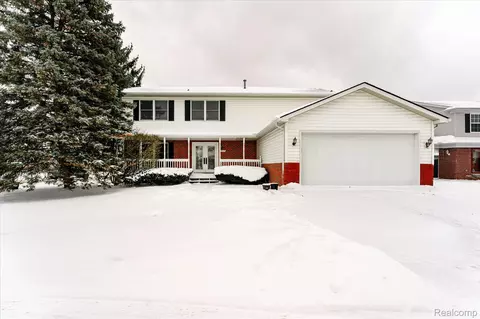 38443 Meghan Ln, Westland, MI 48185