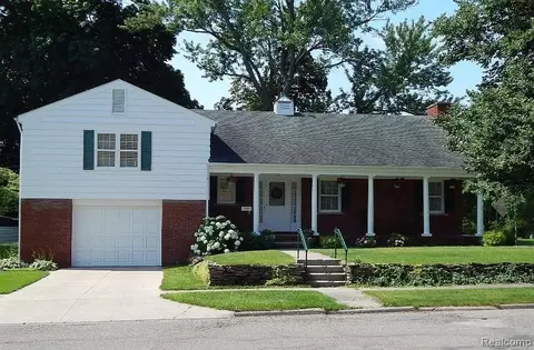 101 Cottage, Sturgis, MI 49091