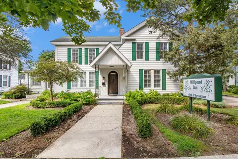 155 N Main St, Village Of Clarkston, MI 48346