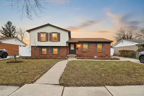 22507 Doncaster Ave, Brownstown, MI 48193