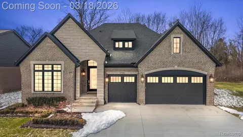 57553 Meadowridge Dr, Washington, MI 48094