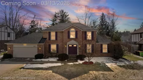 2824 Hunter Heights Dr, West Bloomfield, MI 48324
