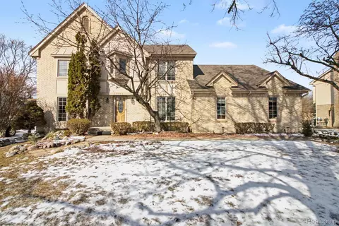 37796 Stableview Dr, Farmington Hills, MI 48335