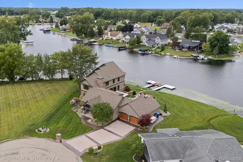 728 Blackfoot Ct, Kinderhook, MI 49036