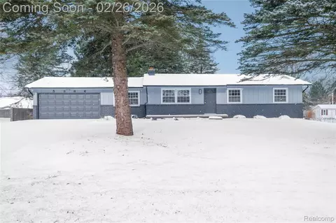 5366 N Georgetown Rd, Grand Blanc, MI 48439