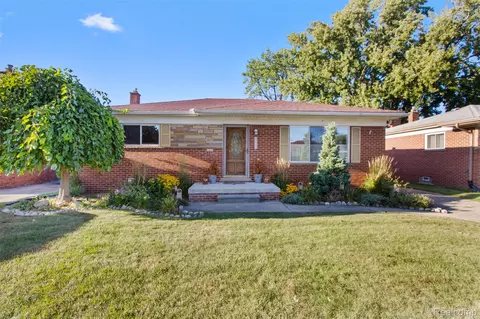 18575 Michael Ave, Eastpointe, MI 48021