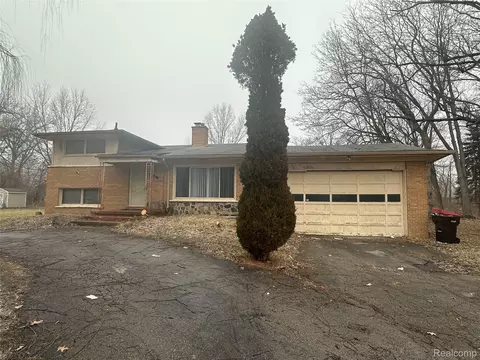 18444 Cornell Rd, Southfield, MI 48075
