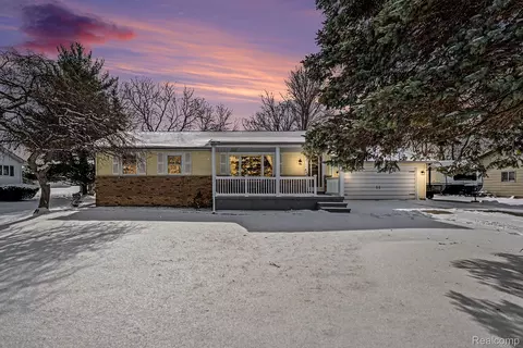 6030 E Hill Rd, Grand Blanc, MI 48439