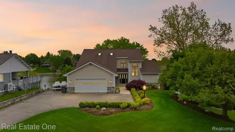 3882 Lake Lapeer Dr, Metamora, MI 48455