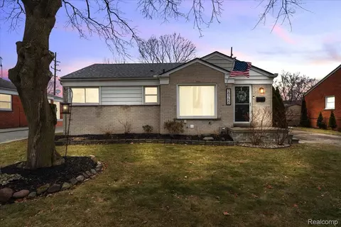 29750 W Chicago St, Livonia, MI 48150