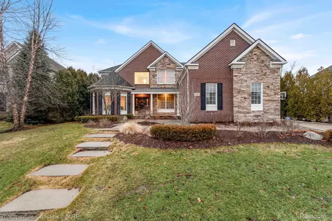 24329 Saybrook Ct, Novi, MI 48374
