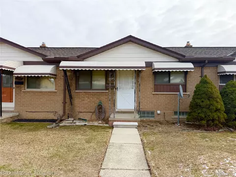 8401 18 Mile Rd #196, Sterling Heights, MI 48313