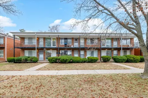 20231 Kelly Rd, Harper Woods, MI 48225