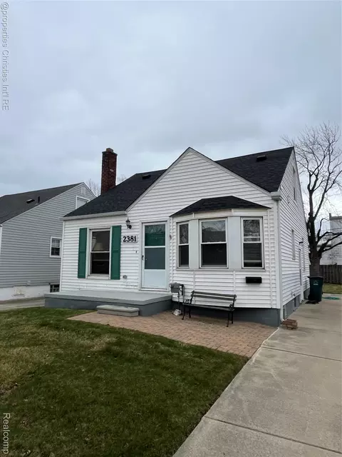 2381 Princeton Rd, Berkley, MI 48072