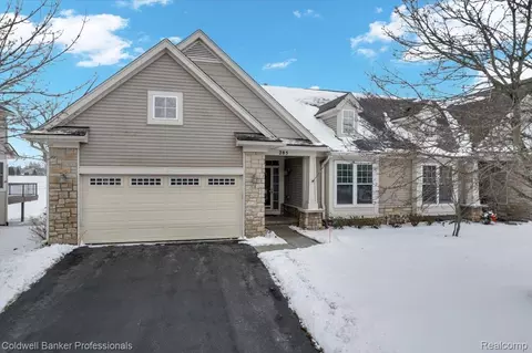 285 Stony Lake Dr, Oxford, MI 48371