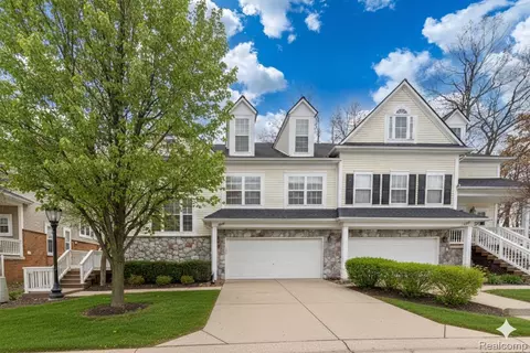 638 W Bluff Ct #31, Rochester Hills, MI 48307