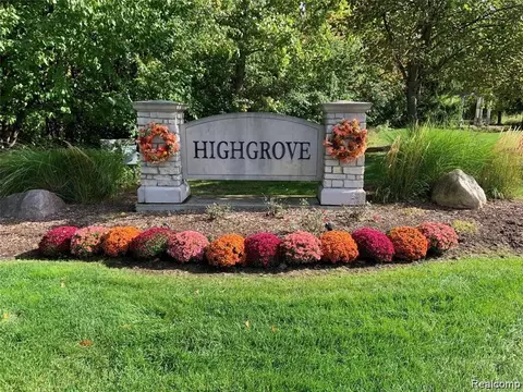 8413 Grovemont Ct, Grand Blanc, MI 48439