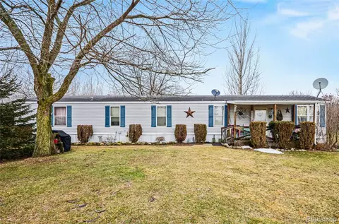 6435 Mayville Rd, Koylton, MI 48727